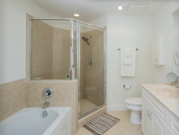 Two Bedroom Vacation Condo in Sarasota Sleeps 4 Guests